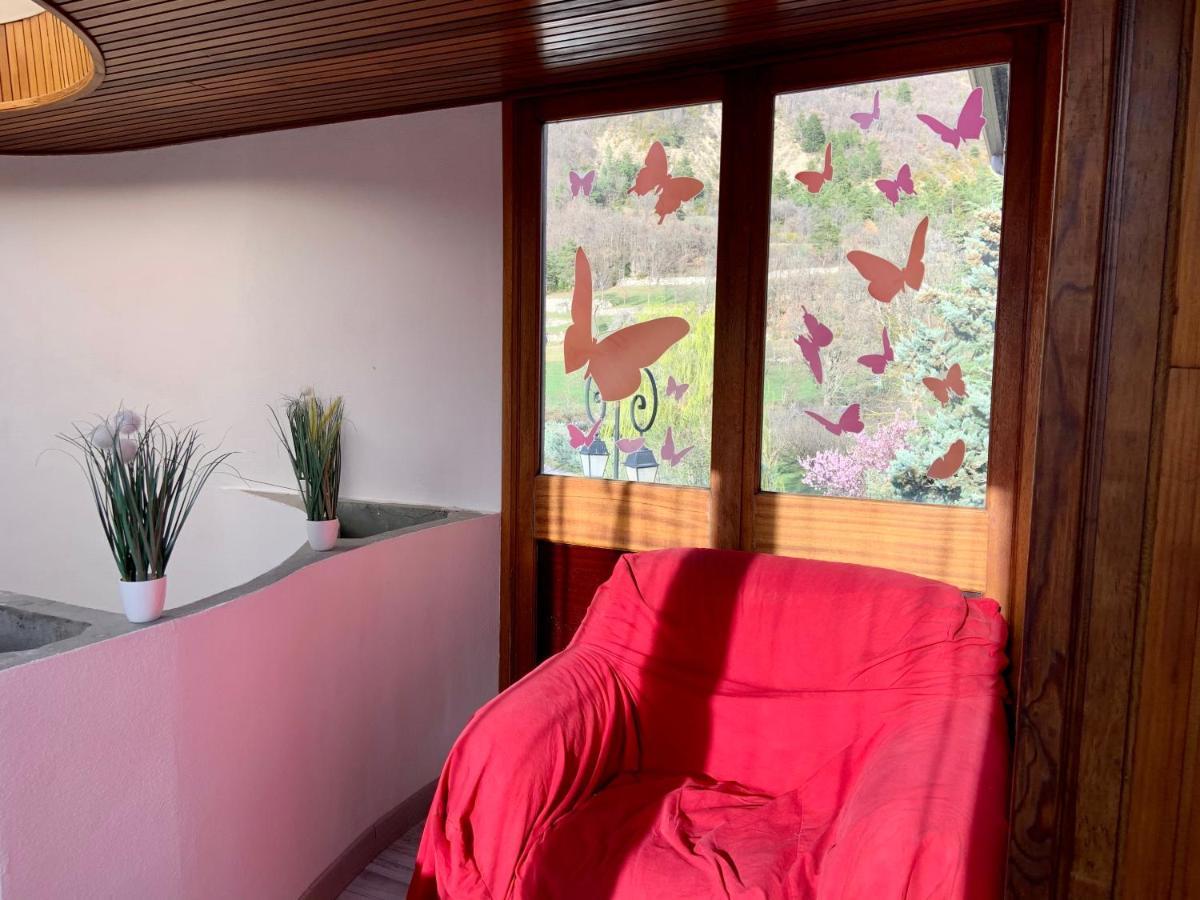 Le Pidanoux Hotel Saint-Julien-du-Verdon Eksteriør billede